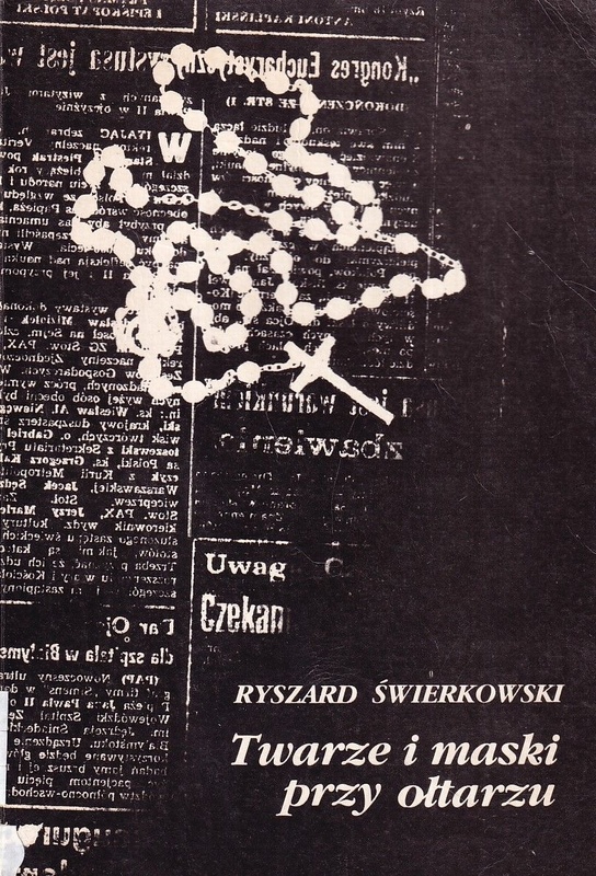 Twarze i maski przy ołtarzu