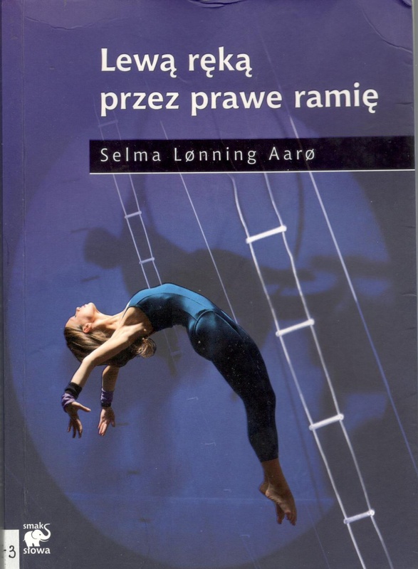 Lewą ręką przez prawe ramię
