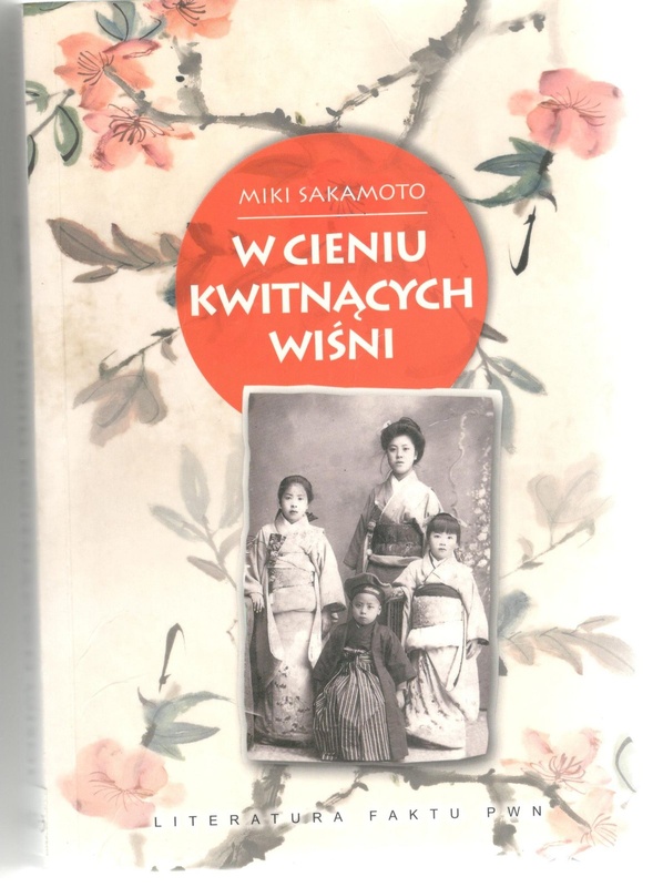 W cieniu kwitnących wiśni