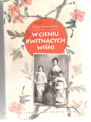 W cieniu kwitnących wiśni